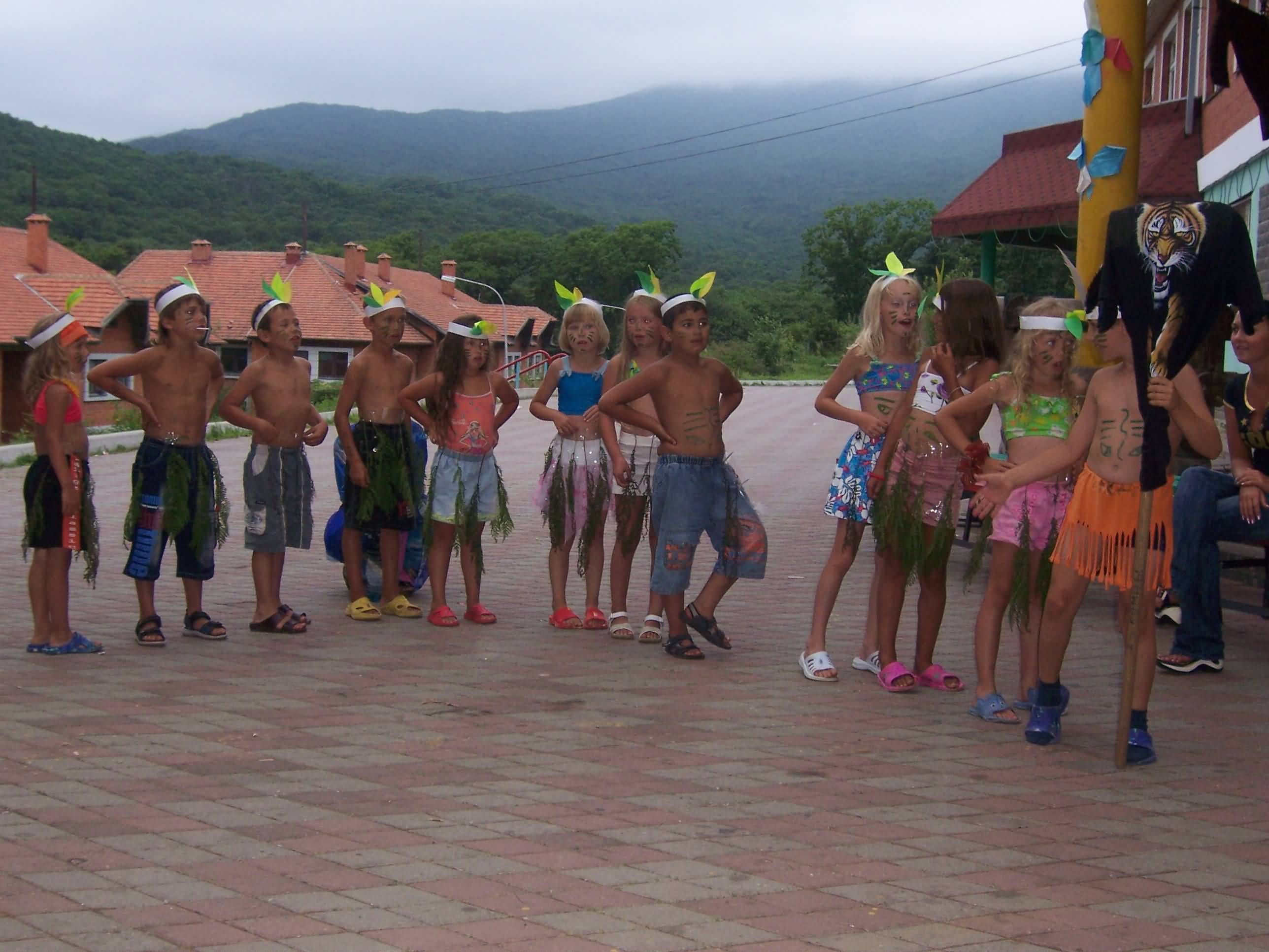 Лагерь юнга владивосток. Лагерь Юнга. Болгария детский лагерь Юнга 2004. Лагерь Юнга Анапа.